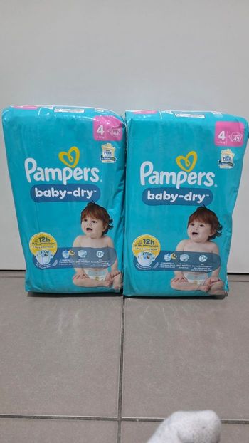 86 couches pampers taille 4