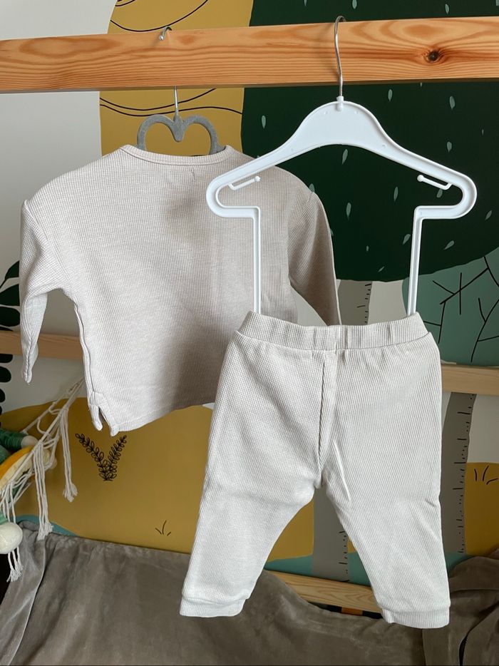 Lot de 2 ensembles tachés - photo numéro 3