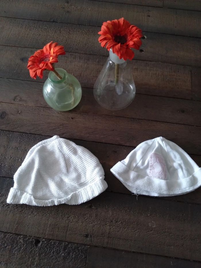 Bonnets blanc naissance bébé