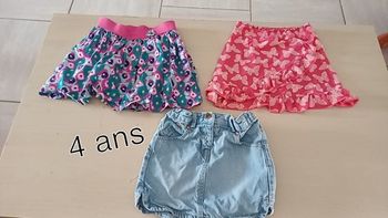 Lot 3 jupes fille