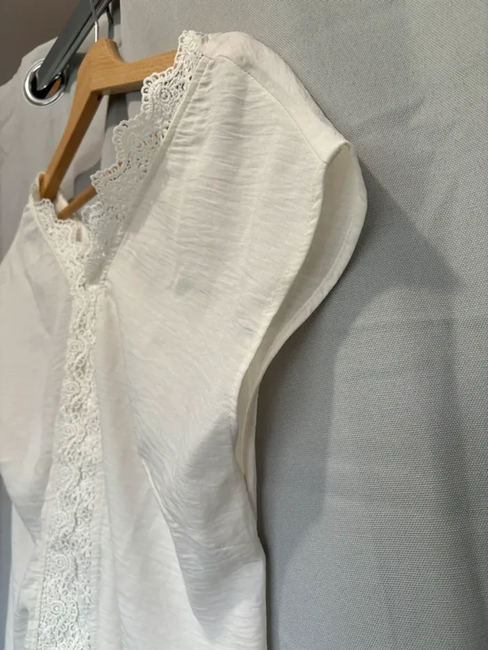 Blouse détails dentelle - photo numéro 5