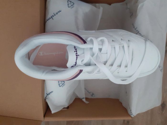 Baskets neuves T41 *non négociable* - photo numéro 2