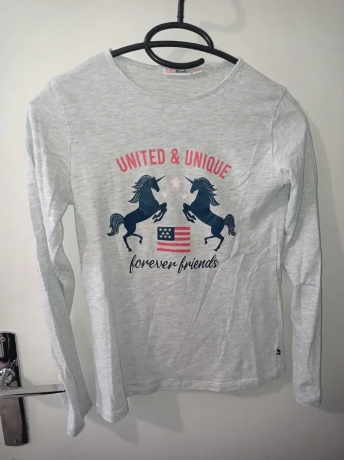 T-shirt manche longue gris avec motifs licornes
