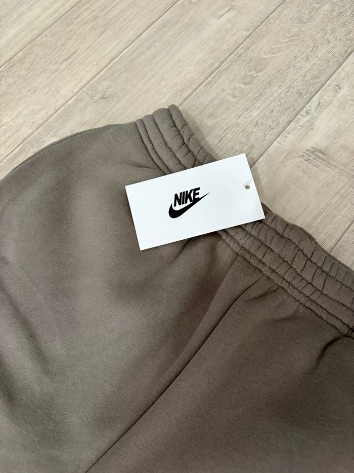 Jogging Nike Taille S - photo numéro 4