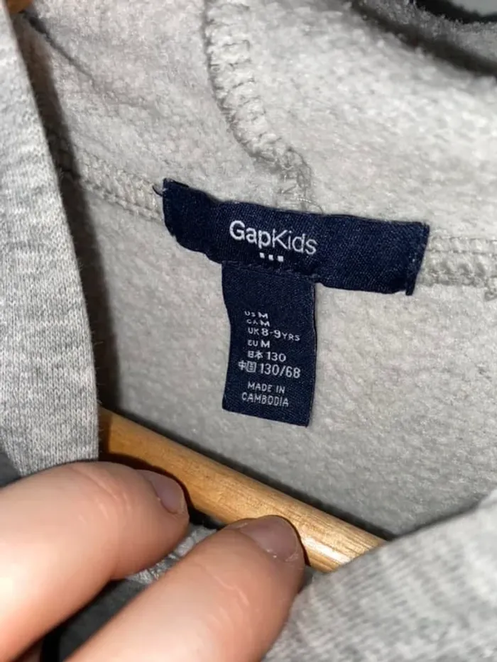Sweat gap taille 8 ans - photo numéro 2