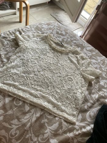 T-shirt en dentelle Zara, taille S