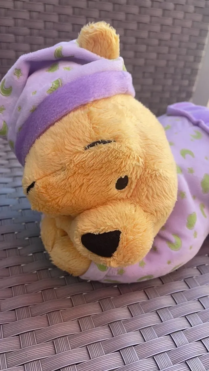 Peluche Winnie l ourson phosphorescente - photo numéro 4