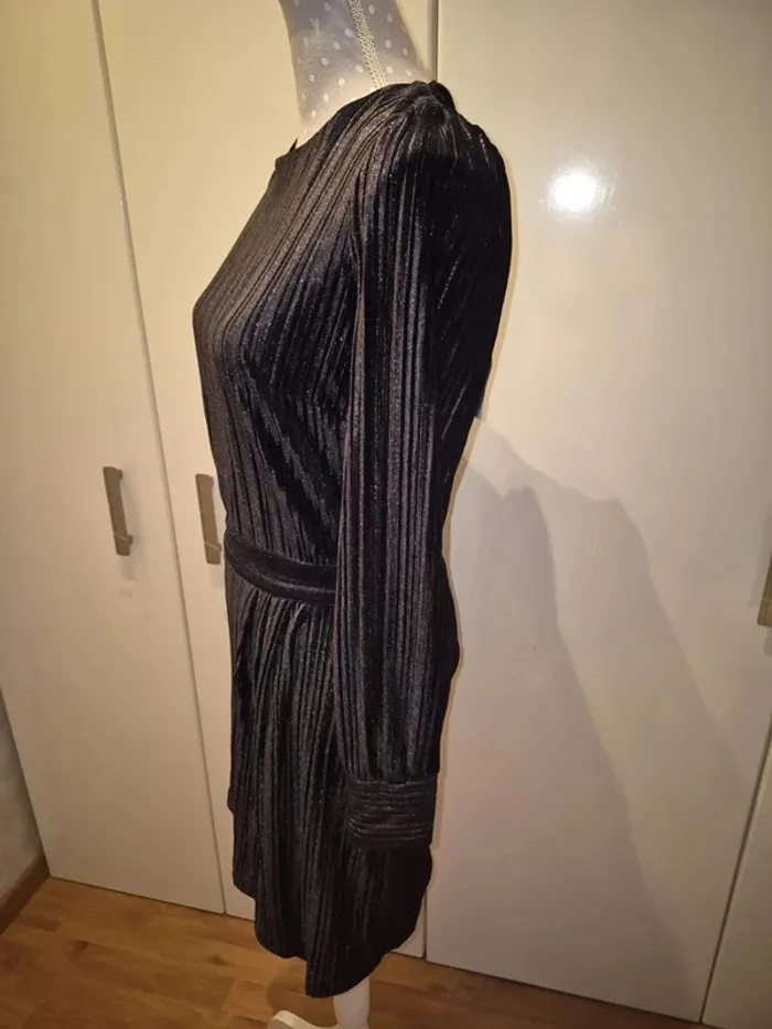 Jolie robe sexy neuve - photo numéro 4