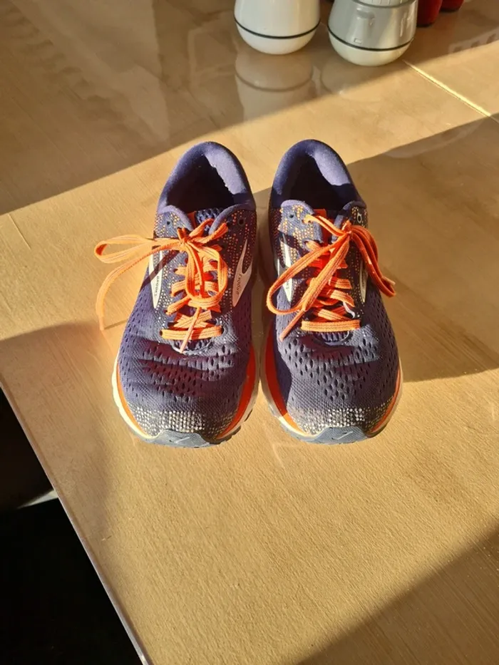 Baskets running brooks ghost 11