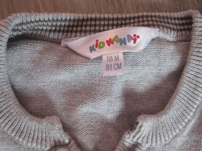 pull sans manche 'kiabi'18mois - photo numéro 2
