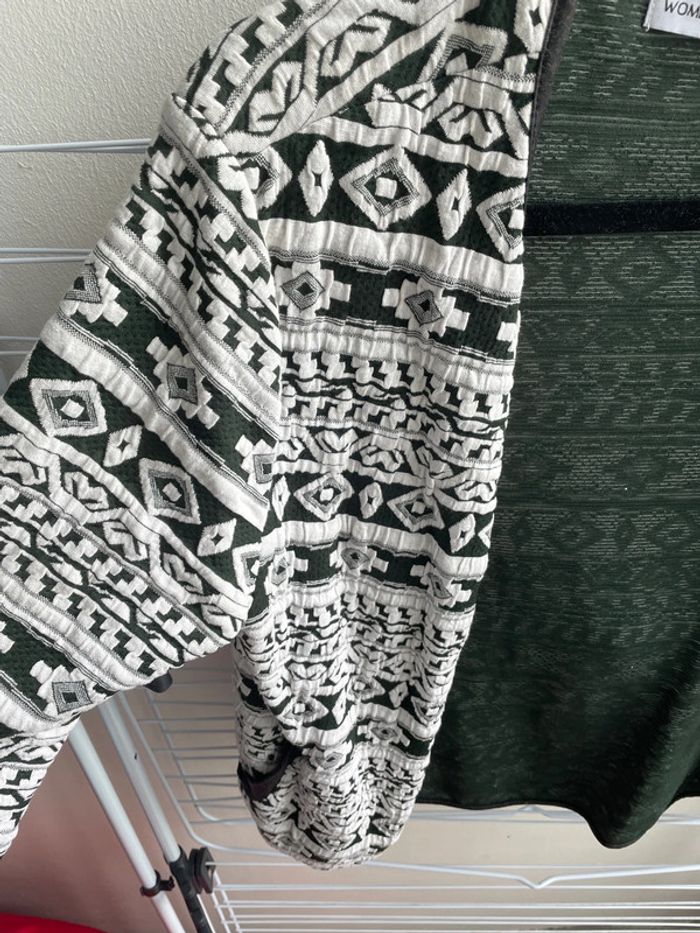 Veste verte et blanche - photo numéro 3