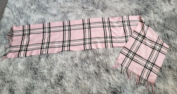 🌸 Écharpe Vintage Burberrys – Tartan Rose Layette 🌸 - photo numéro 9