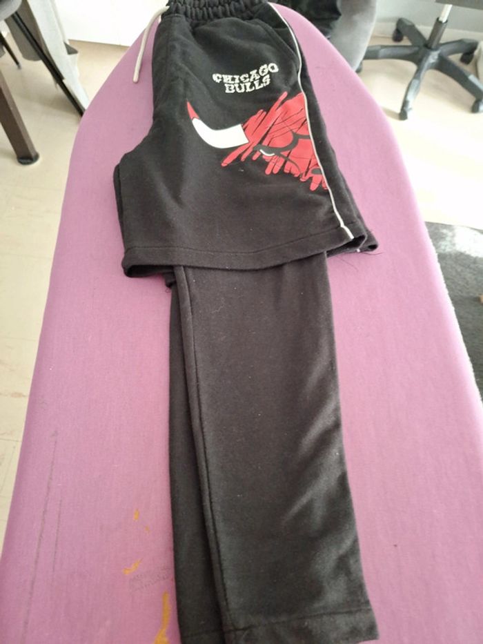 Short pour basket avec caleçon intégré zara T 9 ans Chicago bulls bon etat