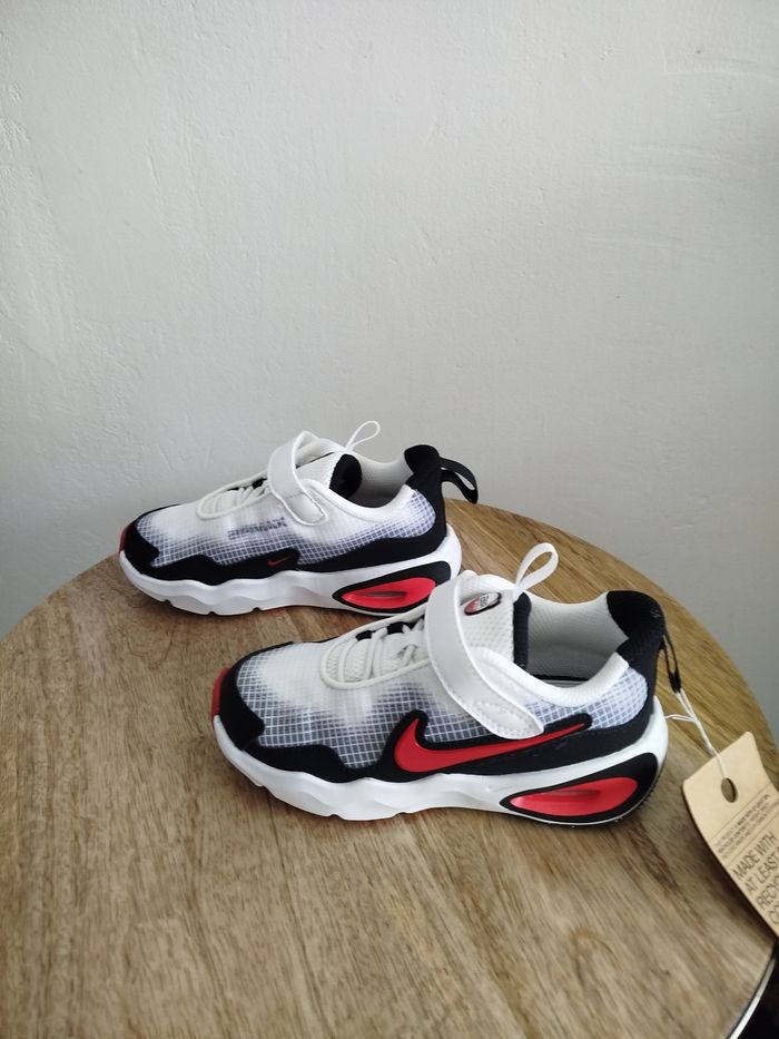 Baskets Nike T 27.5 - photo numéro 3