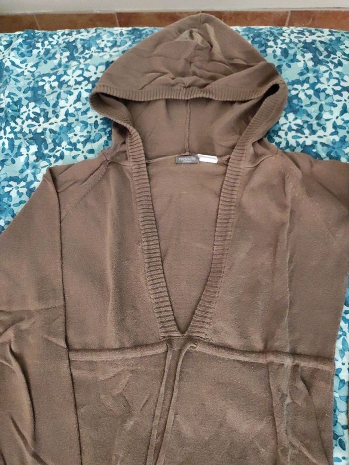 Haut manches longues à capuche taille 36