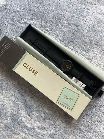 Montre noir doré minuit cluse