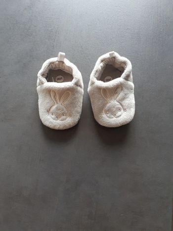 Chaussons neufs 3-6 mois