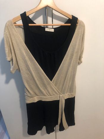 Robe noire et dorée