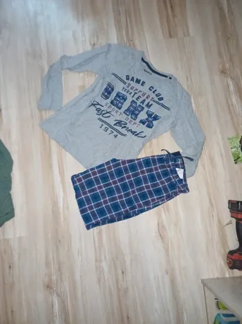 Pyjama leger 10/12 ans à carreaux