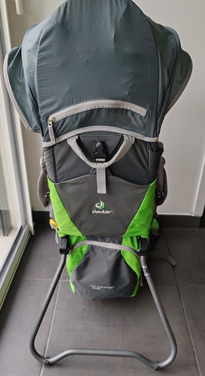 Porte bébé Deuteur Kid Comfort Air Vert avec Reposes Pieds et Housse de pluie - photo numéro 2