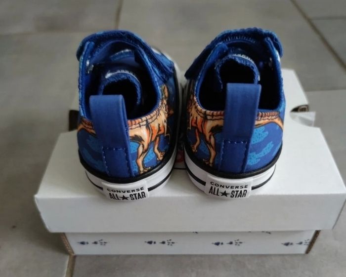 Basket converse dinosaure T21 neuve - photo numéro 3