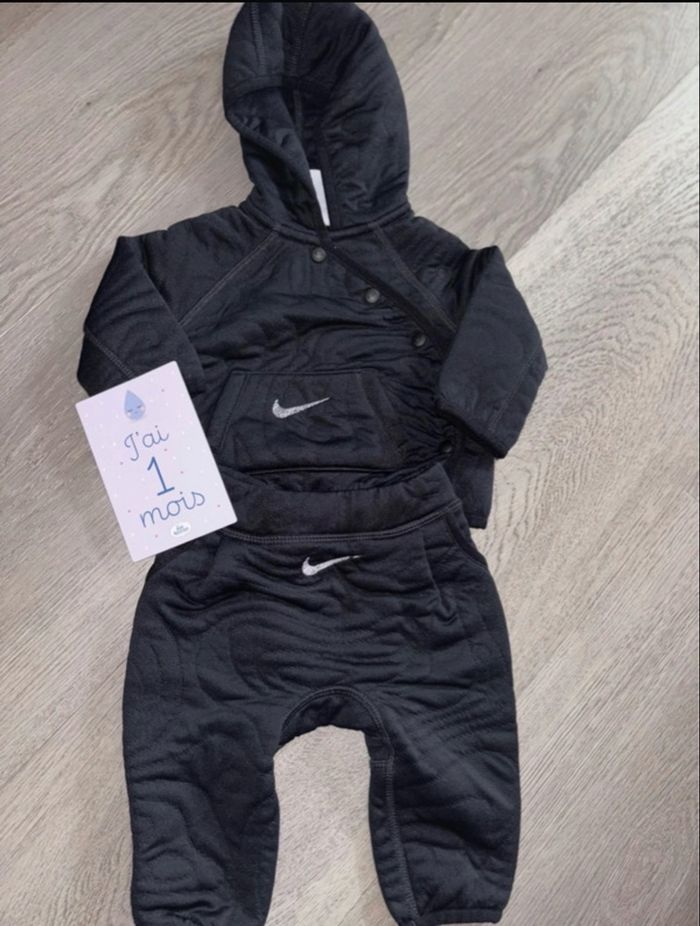 Ensemble Nike