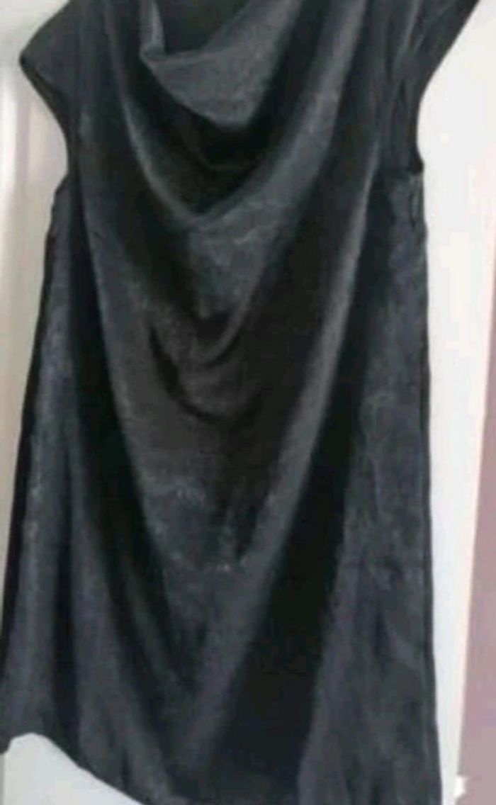 Petite robe noire 48 - photo numéro 2