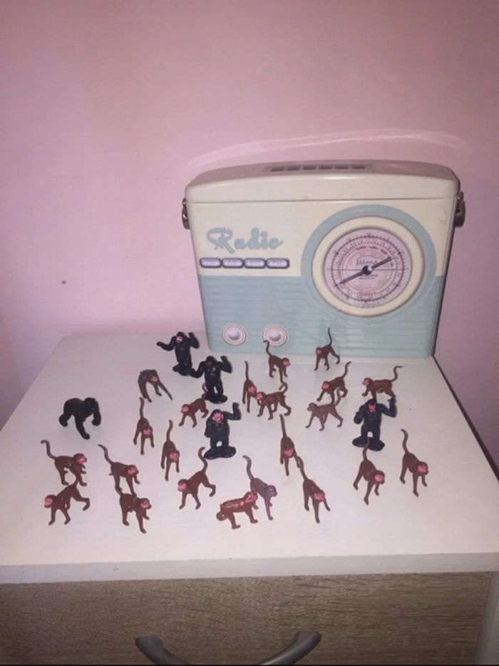 Lot 27 singes 🐵 5€ - photo numéro 2