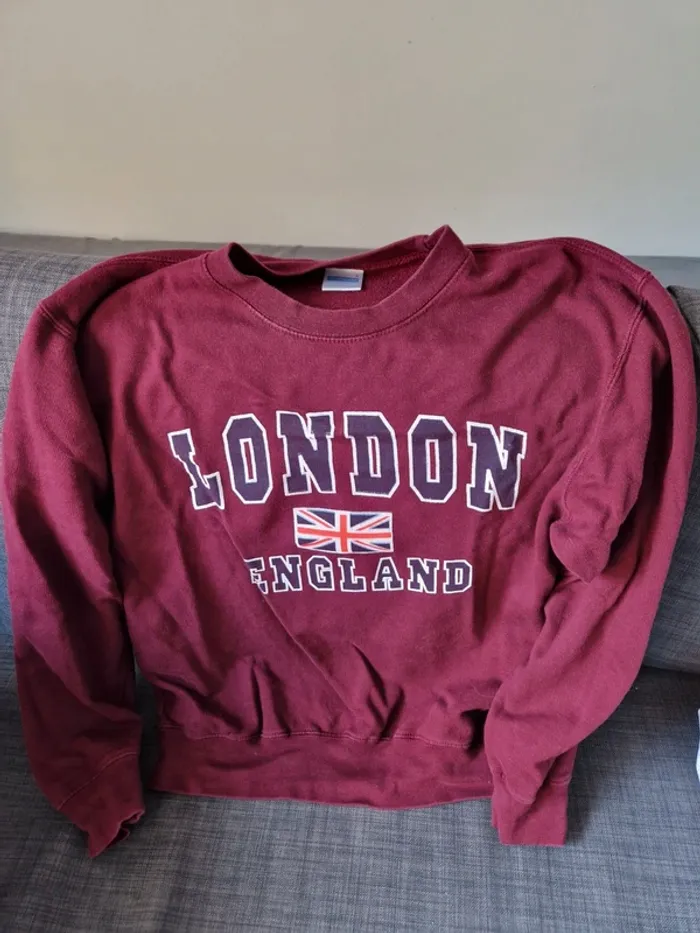 Pull bordeaux col rond famona à lettres