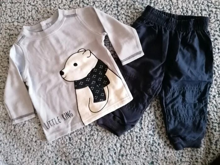 Tee-shirt et pantalon de jogging garçon taille 6 mois