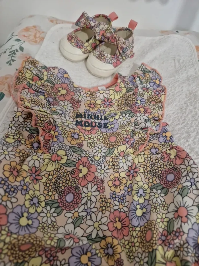 Combinaison à fleurs + chaussures bébé fille kiabi - photo numéro 2