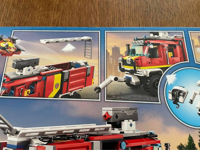 Boîte lego City 60374 Neuve Le camion d’intervention des pompiers - photo numéro 12
