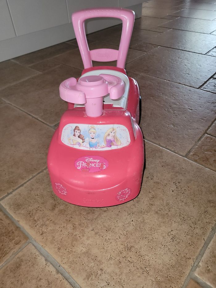 Voiture trotteur