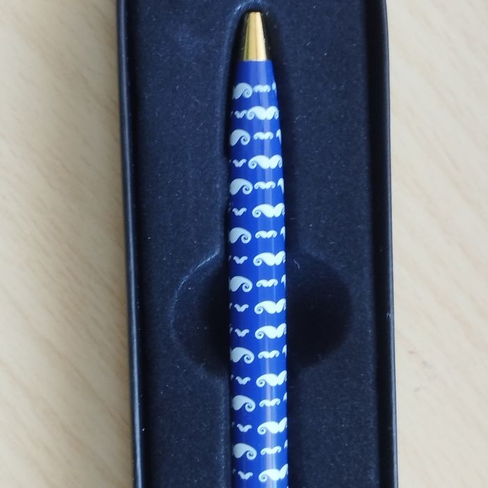 Pin's pour collectionneur Mc Donald's année 2020 Neuf dans l'emballage d'origine. - photo numéro 2