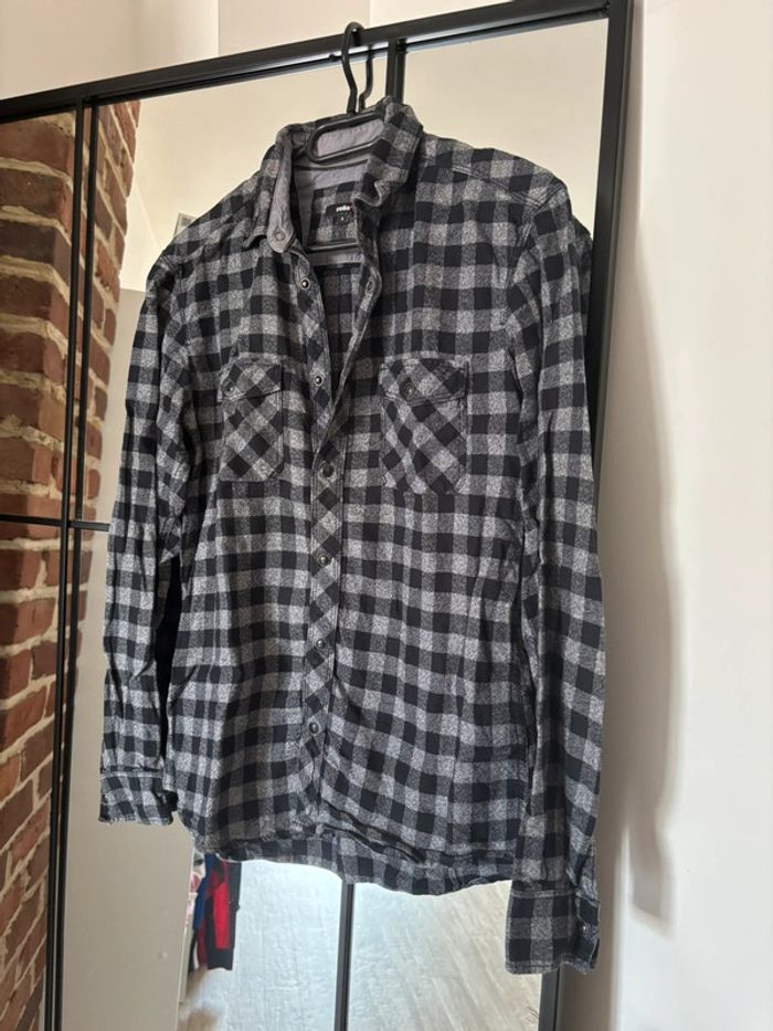 Chemise à carreaux