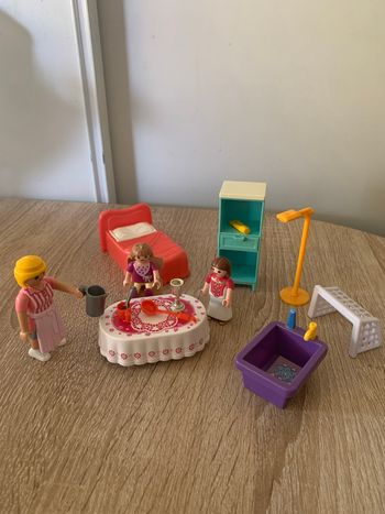 3 Playmobil et mobilier 