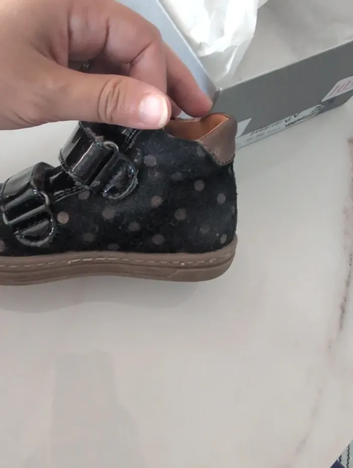 Chaussures fille taille 25 - photo numéro 8