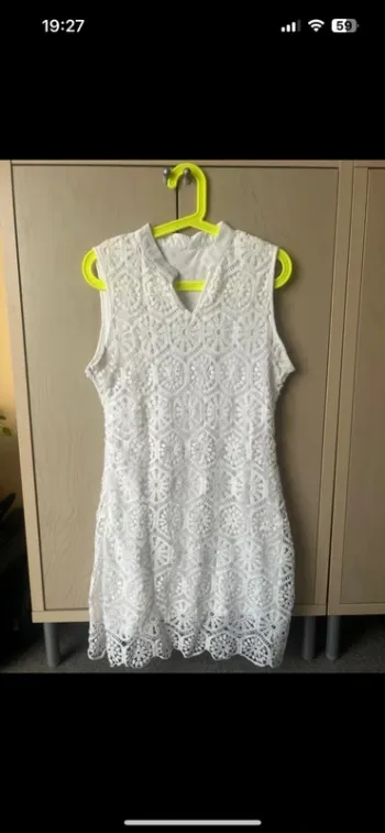 Superbe robe blanche dentelle