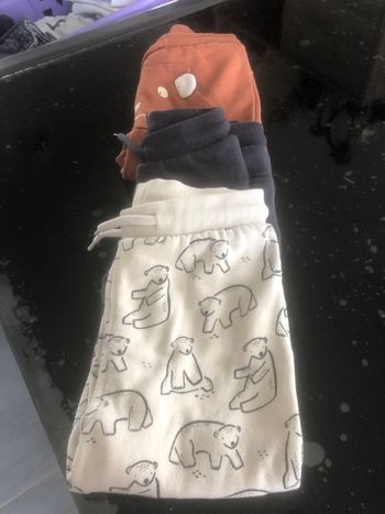 Joggings marron gris blanc/ beige imprimé et uni