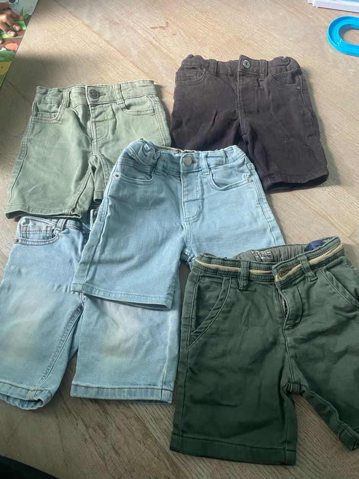 Lot 5 shorts garçons taille 3 ans