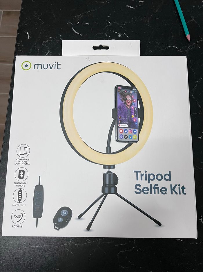 Tripod selfie kit
