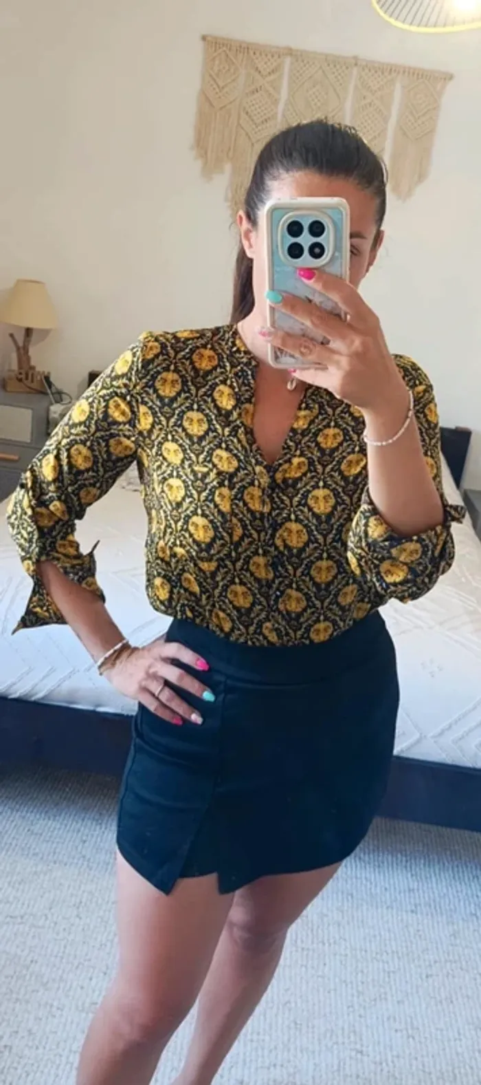 Top blouse haut Zara S noir et jaune légère et fluide - photo numéro 3