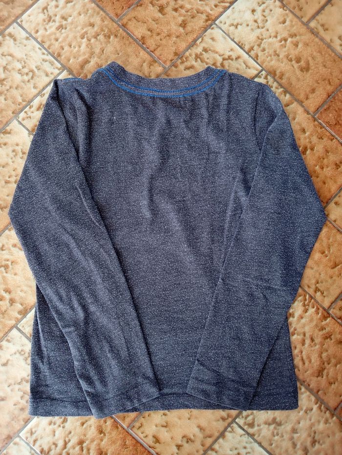 Tee shirt manche longue 8 ans - photo numéro 2