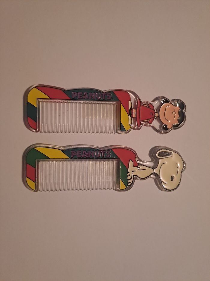 Lot de 2 peignes neuf Peanuts Snoopy - photo numéro 2