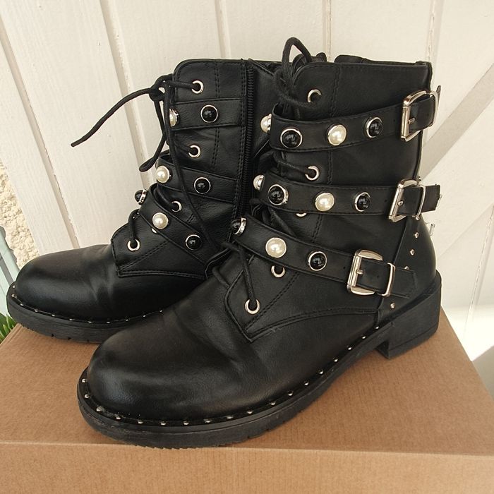 Bottine noire perle et clou - photo numéro 2