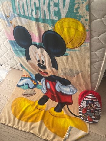 Serviette et casquette Mickey