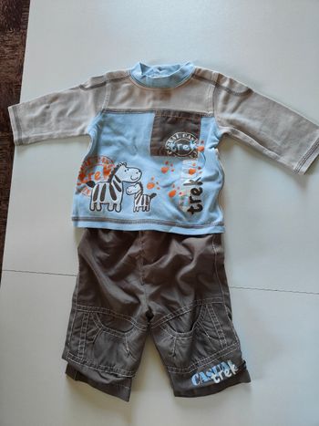 Ensemble d'un pull et d'un pantalon