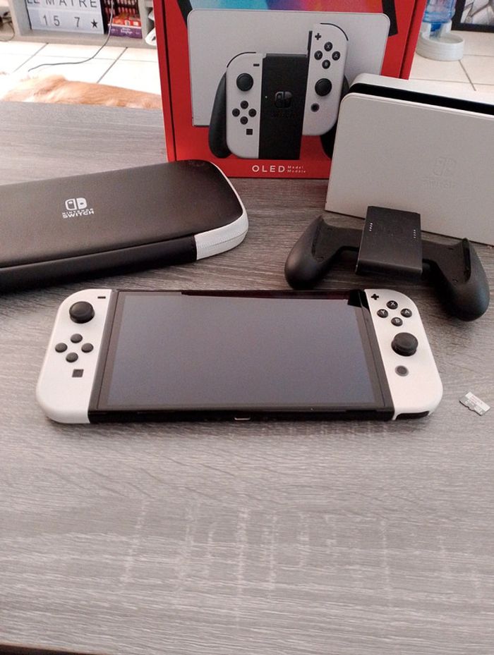 Nintendo Switch Oled Blanche - photo numéro 5
