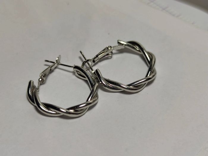 Boucles d'oreilles fantaisie métal argenté anneau tressés