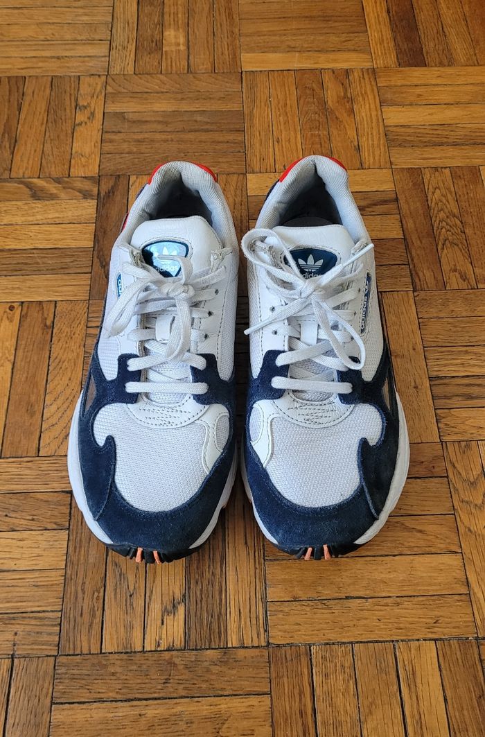 Jolies baskets Adidas Falcon